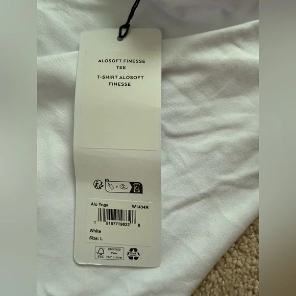 ALO Yoga Alosoft finesse tee - Picture 5 of 5